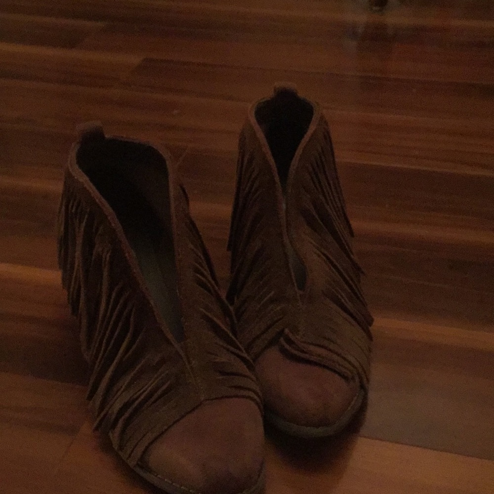 Fringe suede boots